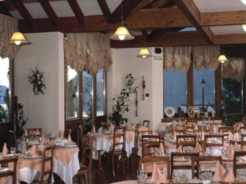 Ariston Lake View Hotel Molveno Bagian luar foto