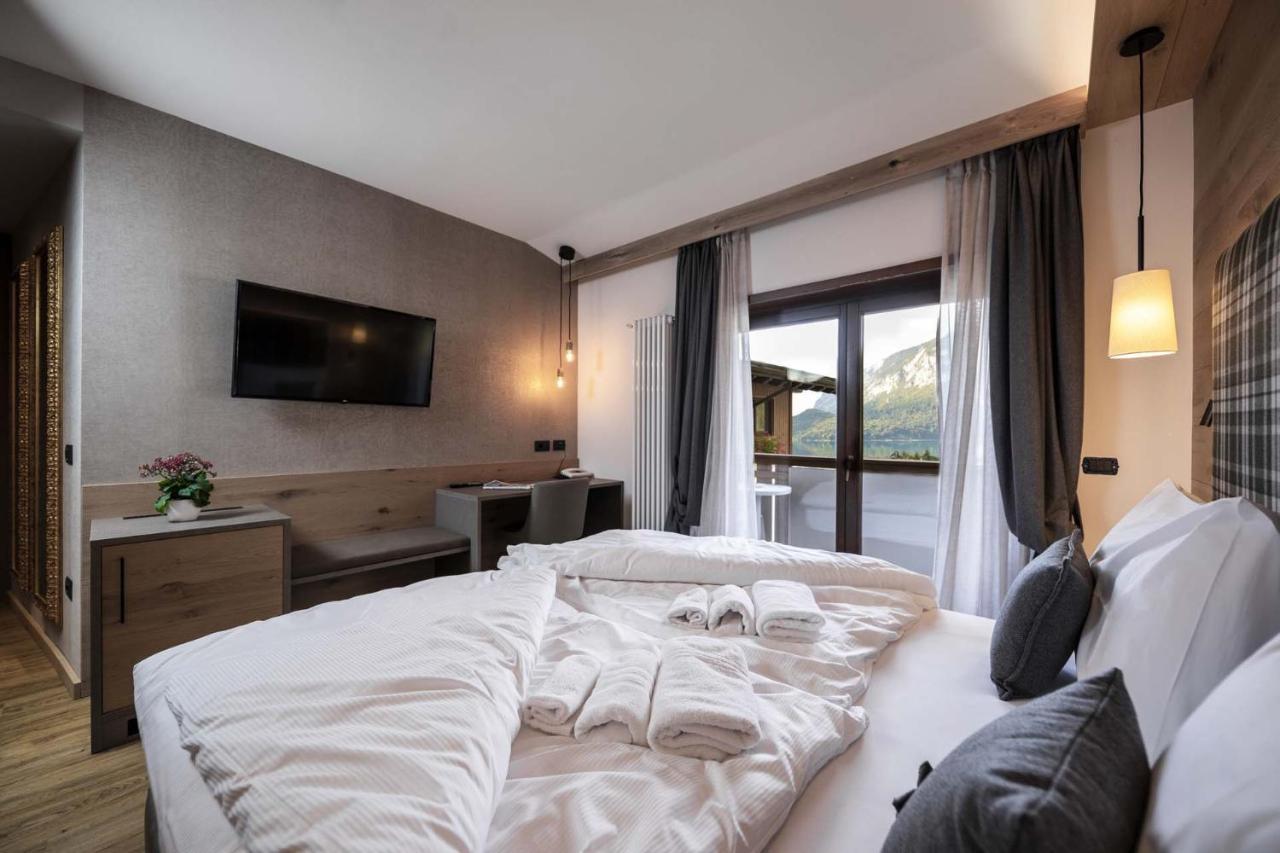 Ariston Lake View Hotel Molveno Bagian luar foto