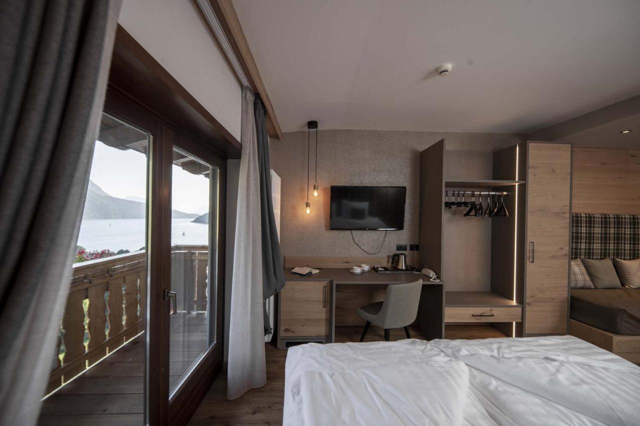 Ariston Lake View Hotel Molveno Bagian luar foto
