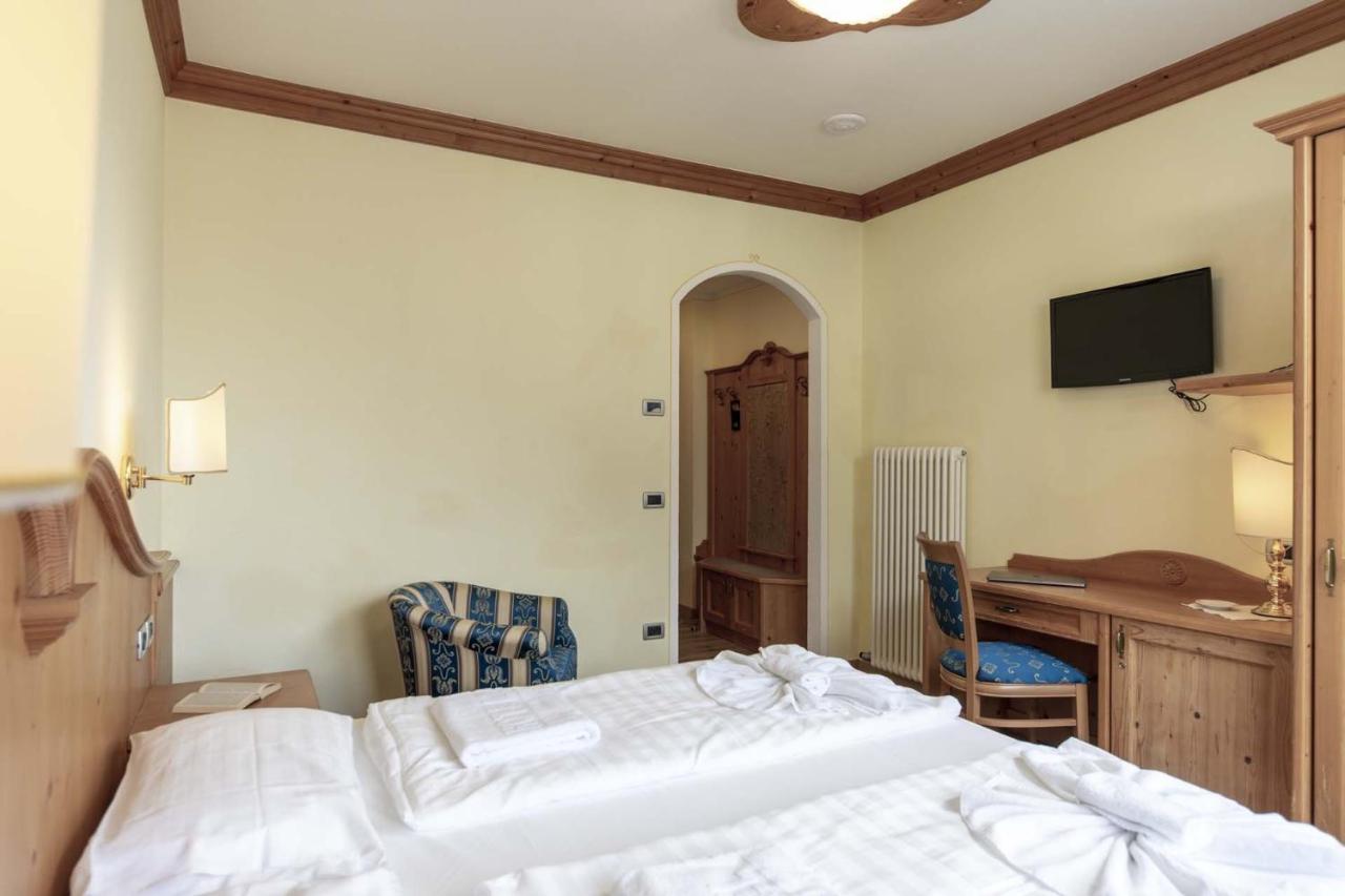 Ariston Lake View Hotel Molveno Bagian luar foto