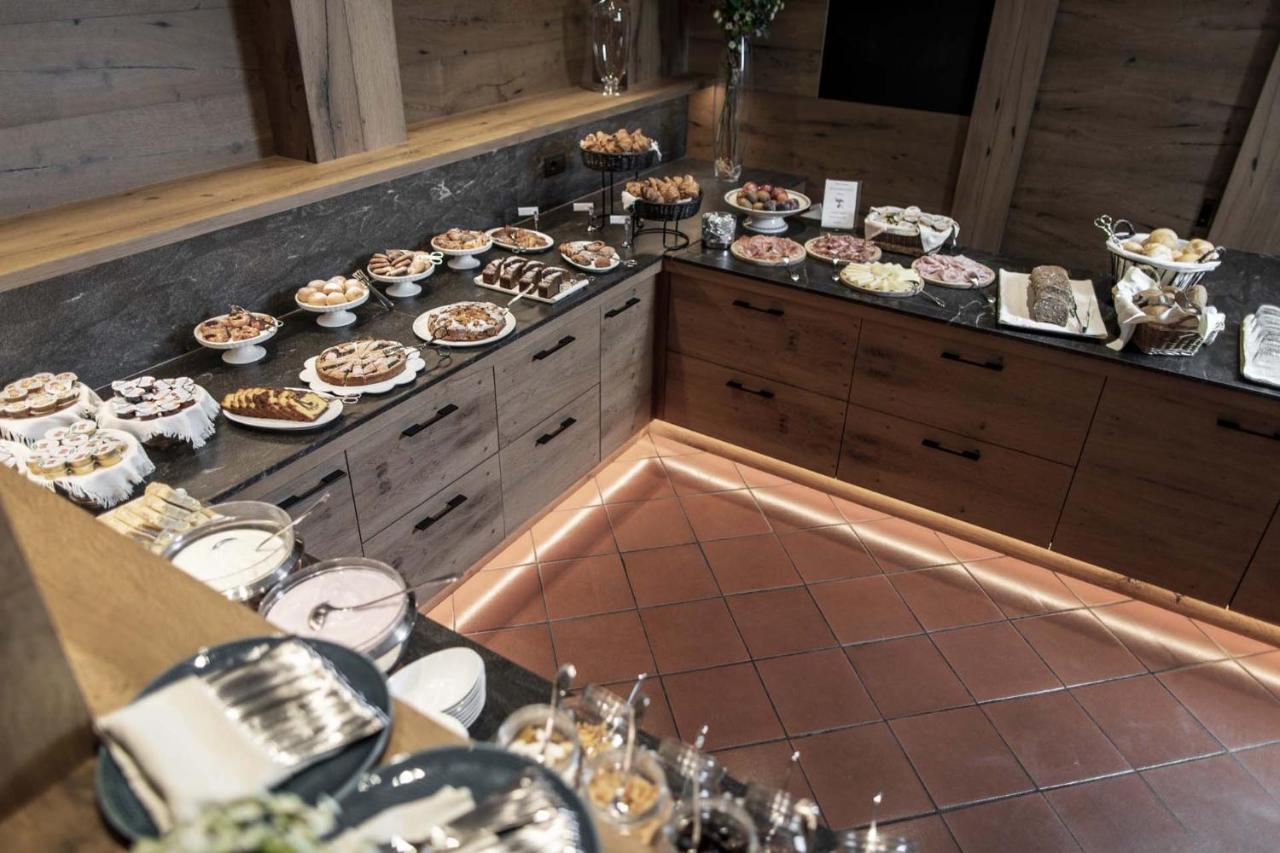 Ariston Lake View Hotel Molveno Bagian luar foto