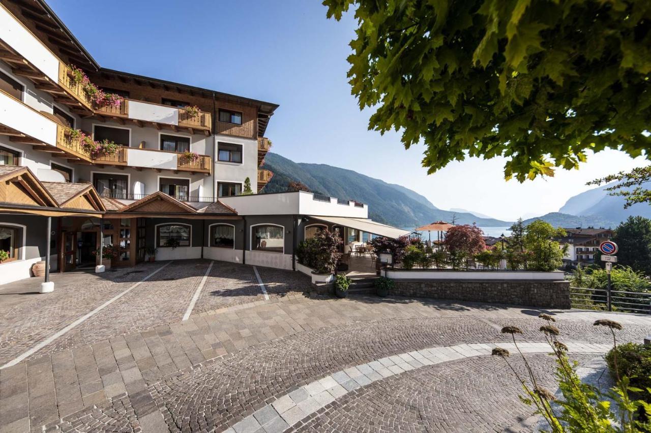 Ariston Lake View Hotel Molveno Bagian luar foto