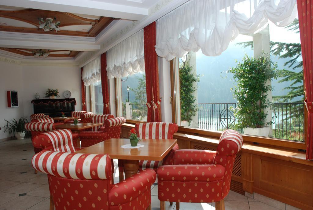 Ariston Lake View Hotel Molveno Bagian luar foto