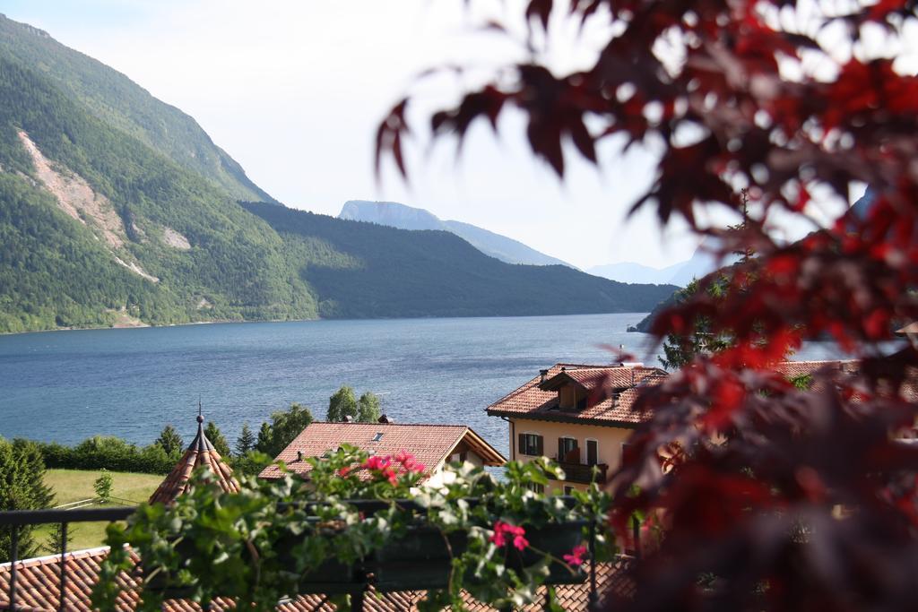 Ariston Lake View Hotel Molveno Bagian luar foto