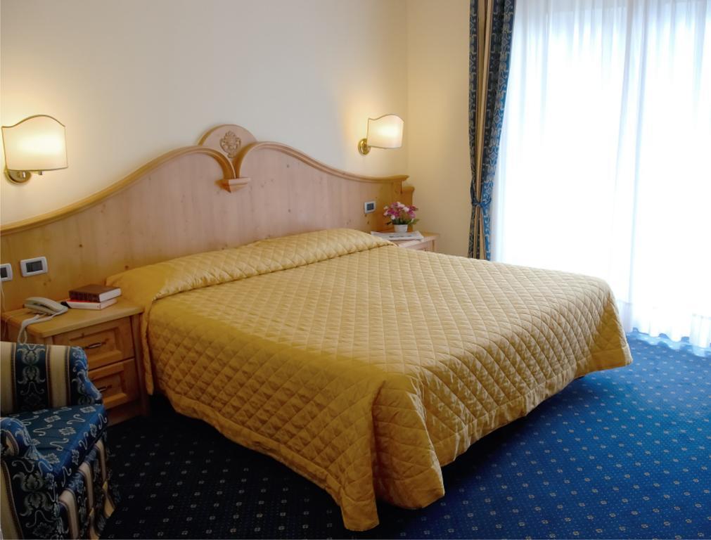 Ariston Lake View Hotel Molveno Bagian luar foto