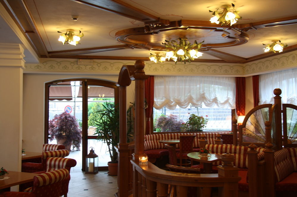 Ariston Lake View Hotel Molveno Bagian luar foto
